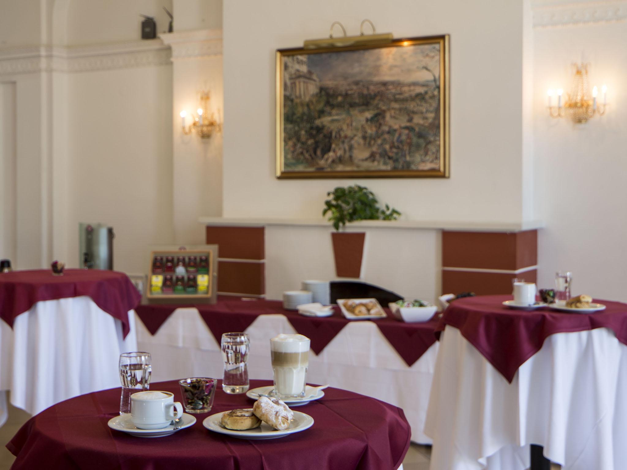 Austria Trend Schloss Wilhelminenberg Wien